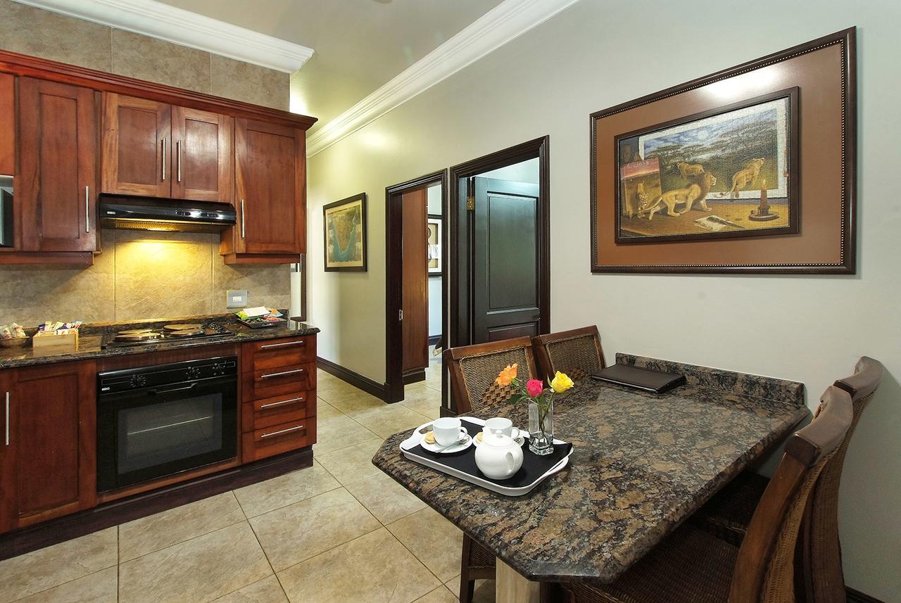 Ushaka Manor Guest House Durban Exterior photo